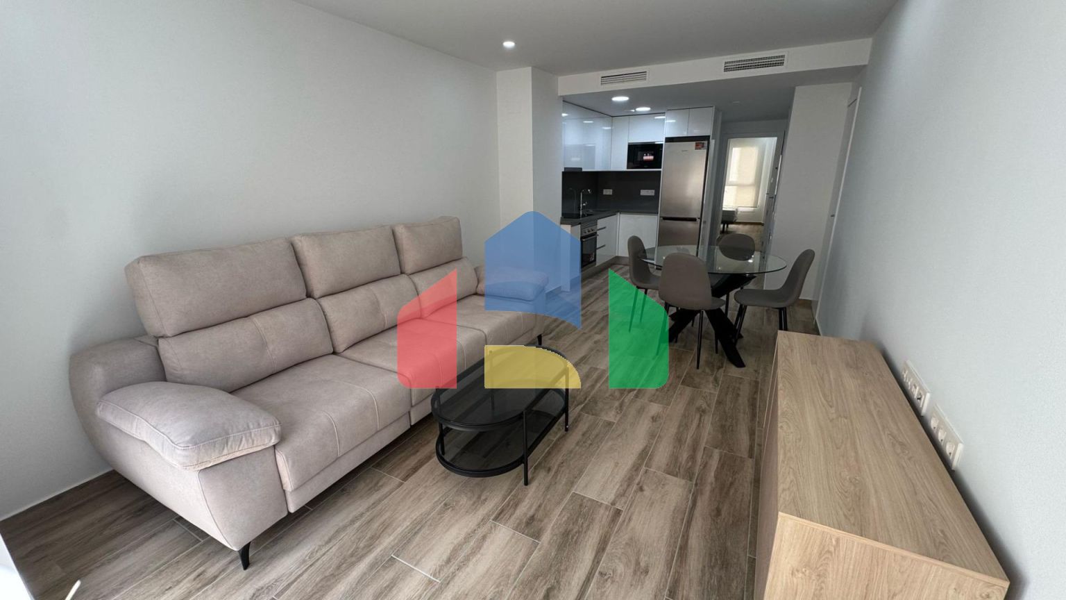 ПЕНТХАУС с тремя спальнями в центре Аликанте