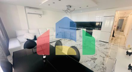 Продаётся стильная и просторная трёхкомнатная квартира в районе Альтазано, Аликанте!
