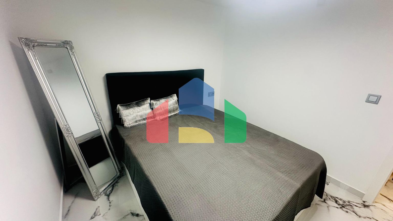 Продаётся стильная и просторная трёхкомнатная квартира в районе Альтазано, Аликанте!