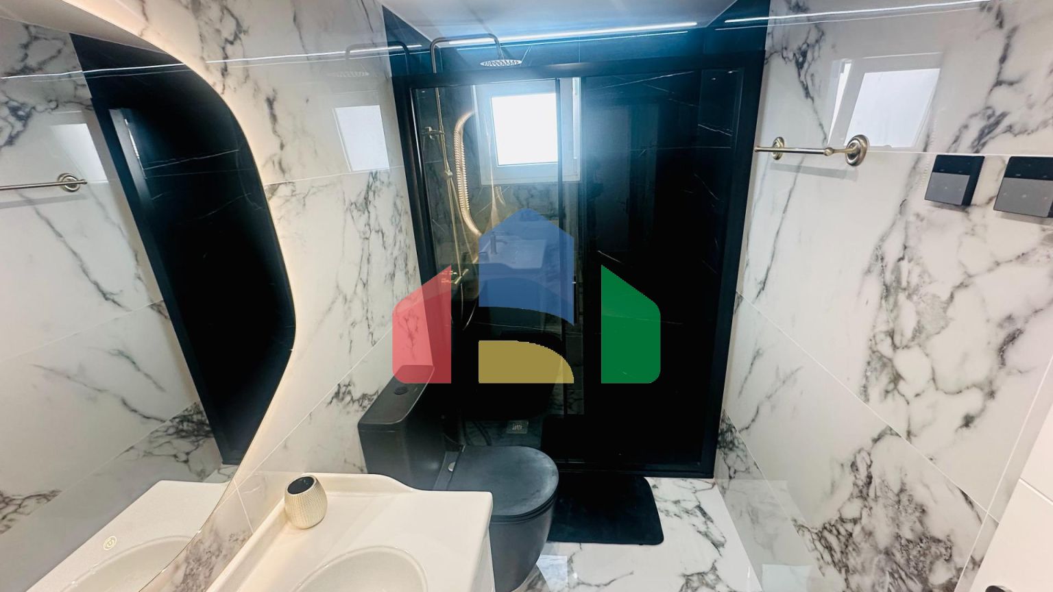 Продаётся стильная и просторная трёхкомнатная квартира в районе Альтазано, Аликанте!