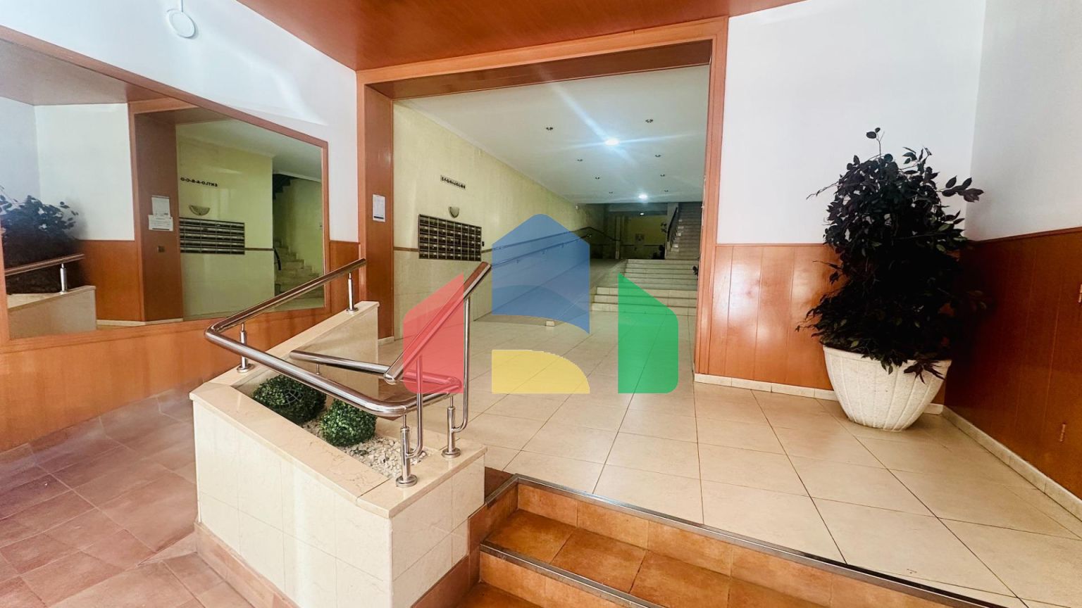 Продаётся стильная и просторная трёхкомнатная квартира в районе Альтазано, Аликанте!