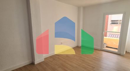 Квартира с тремя спальнями на третьем этаже, готовая к заселению