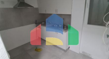 Квартира с тремя спальнями на третьем этаже, готовая к заселению