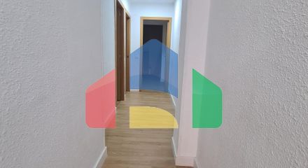 Квартира с тремя спальнями на третьем этаже, готовая к заселению