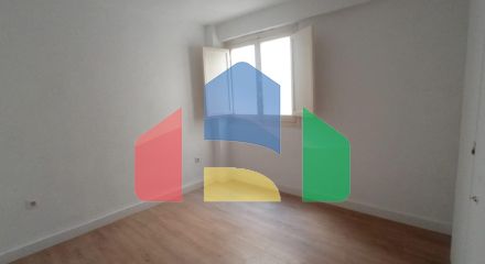 Квартира с тремя спальнями на третьем этаже, готовая к заселению