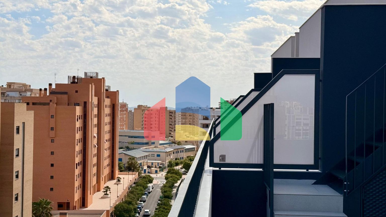 Совершенно новый пентхаус с террасой-солярием и потрясающим видом в TRIDENTE RESIDENCE