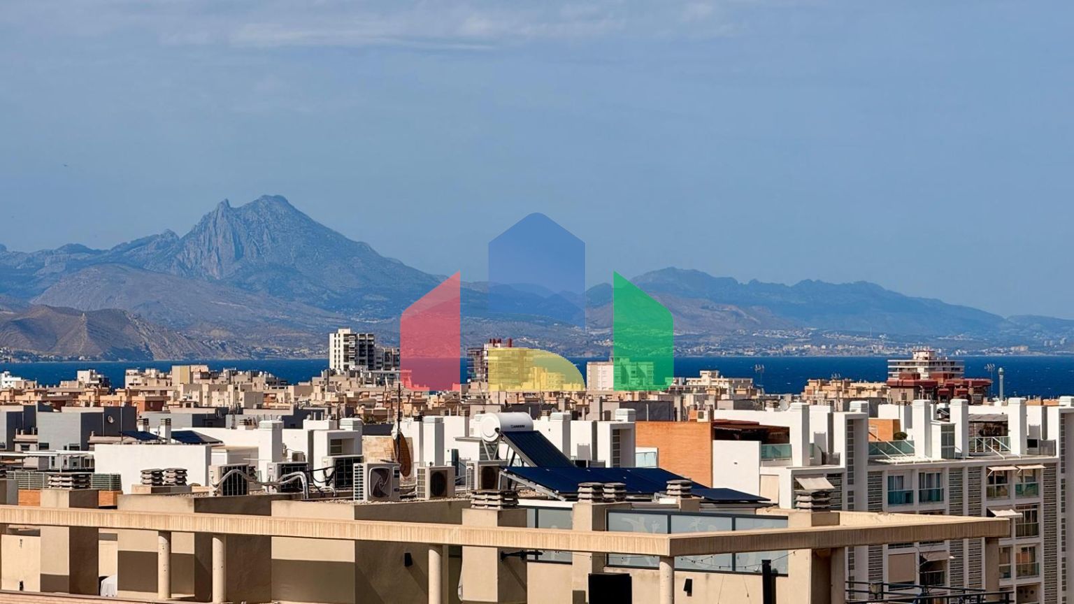 Совершенно новый пентхаус с террасой-солярием и потрясающим видом в TRIDENTE RESIDENCE