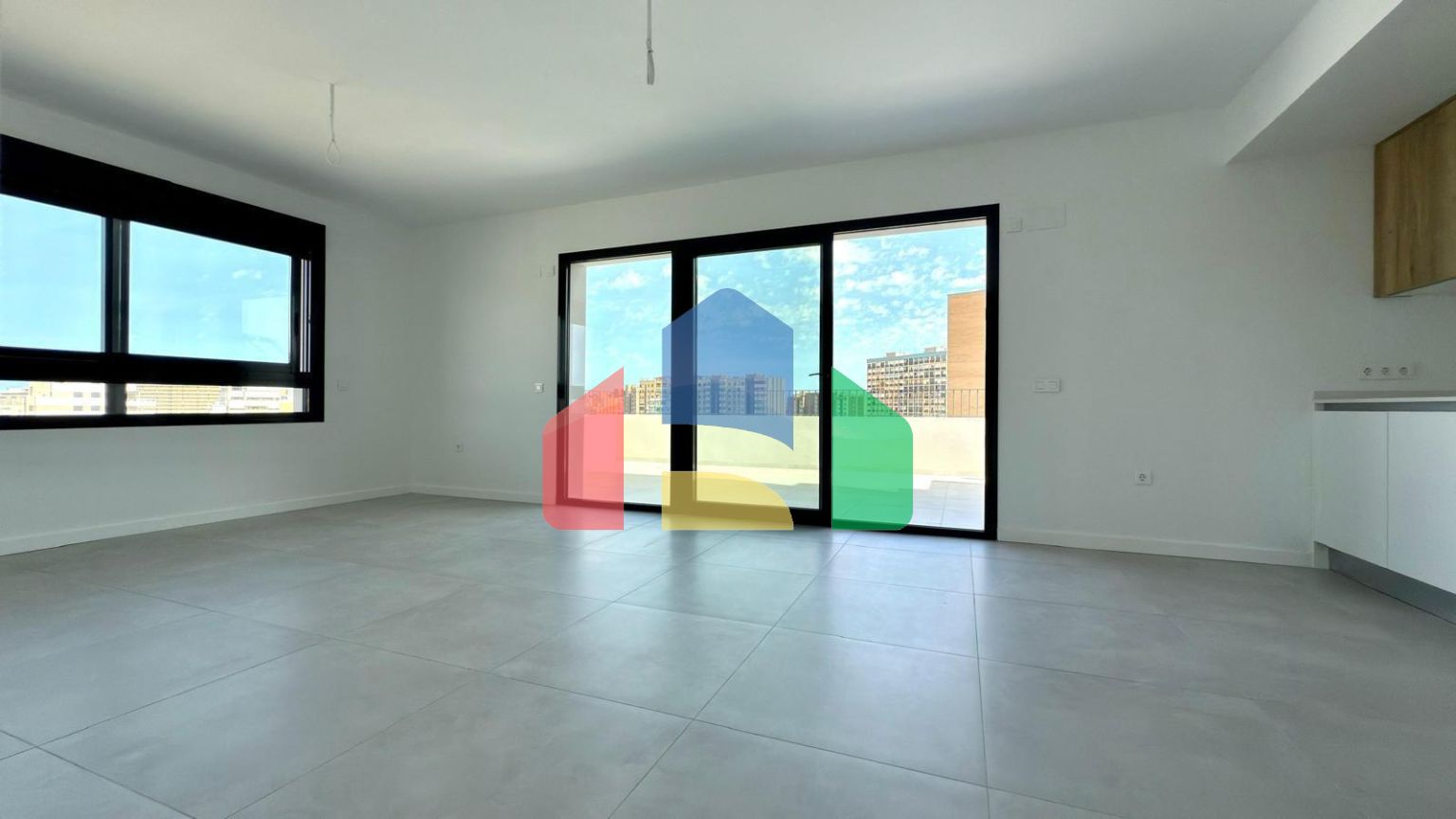 Совершенно новый пентхаус с террасой-солярием и потрясающим видом в TRIDENTE RESIDENCE