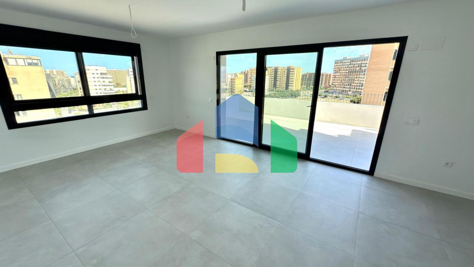 Совершенно новый пентхаус с террасой-солярием и потрясающим видом в TRIDENTE RESIDENCE