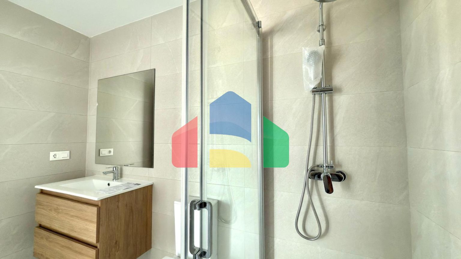 Совершенно новый пентхаус с террасой-солярием и потрясающим видом в TRIDENTE RESIDENCE