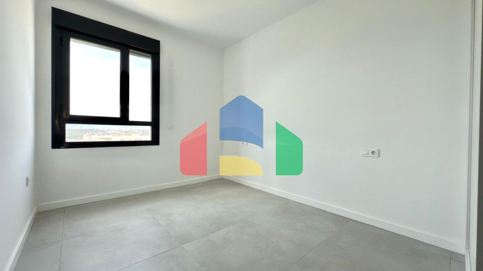 Совершенно новый пентхаус с террасой-солярием и потрясающим видом в TRIDENTE RESIDENCE