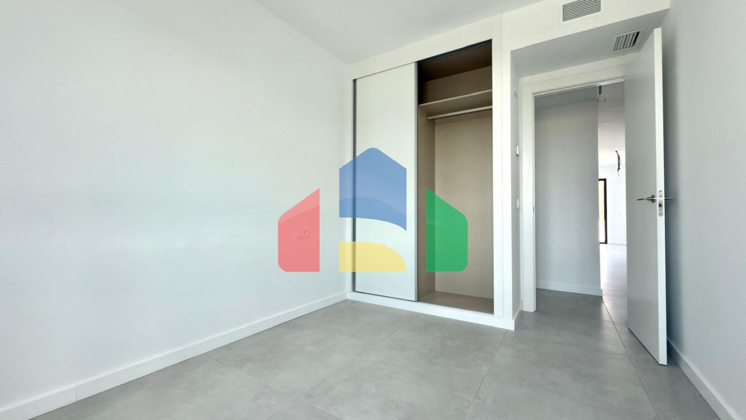 Совершенно новый пентхаус с террасой-солярием и потрясающим видом в TRIDENTE RESIDENCE