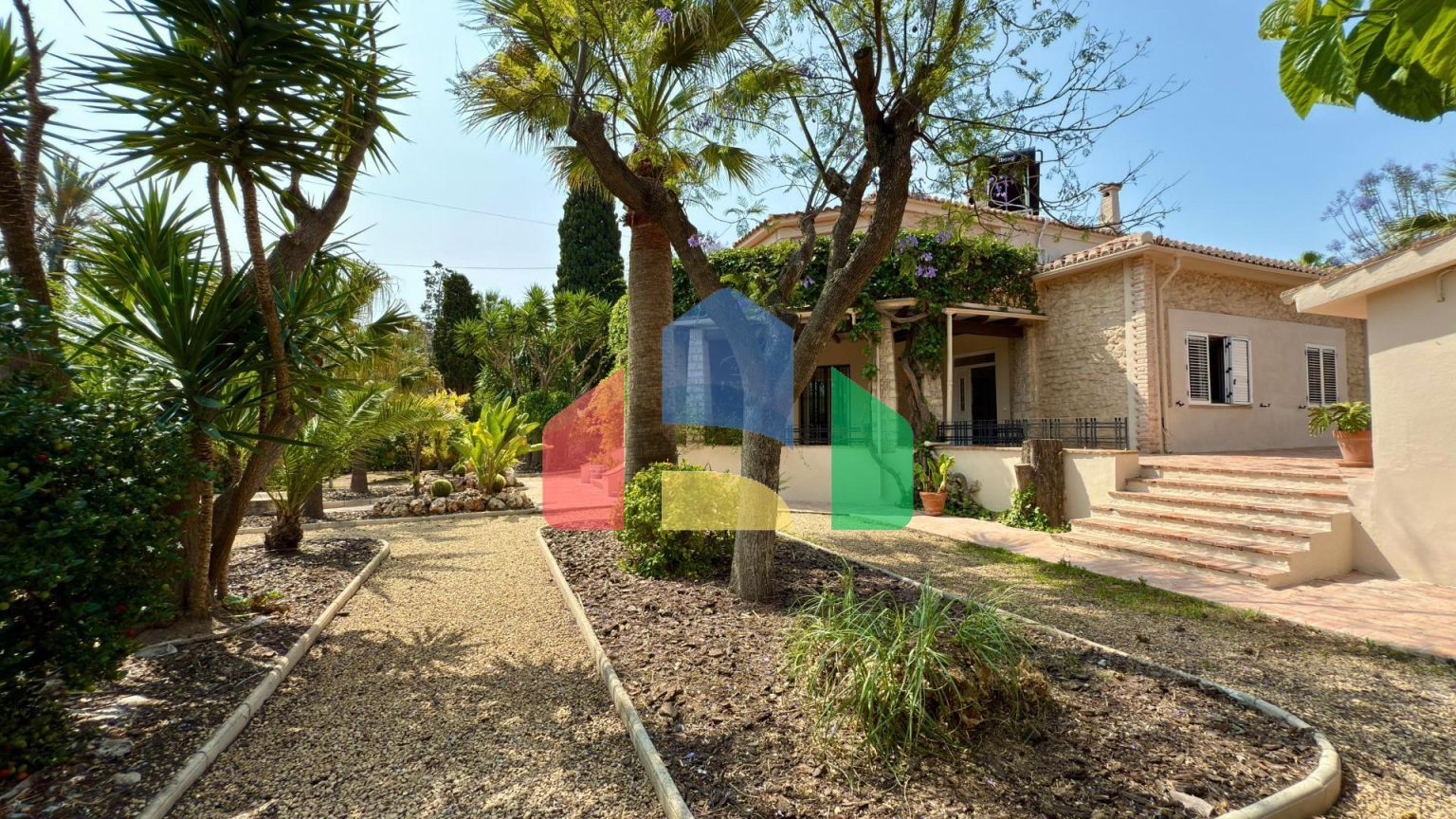 Эксклюзивная Вилла в Окружении Природы в Аликанте