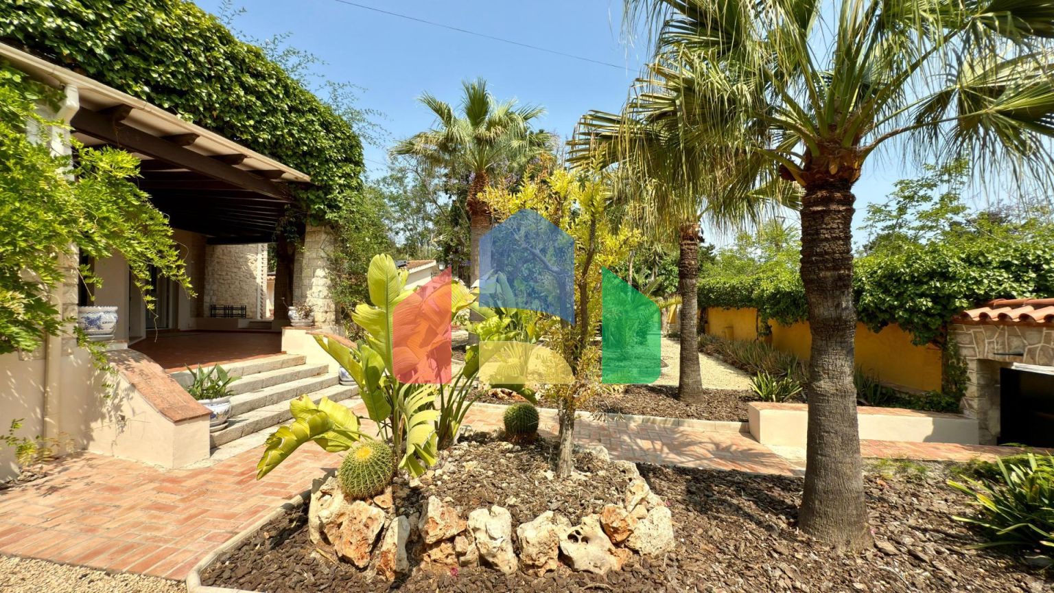 Эксклюзивная Вилла в Окружении Природы в Аликанте