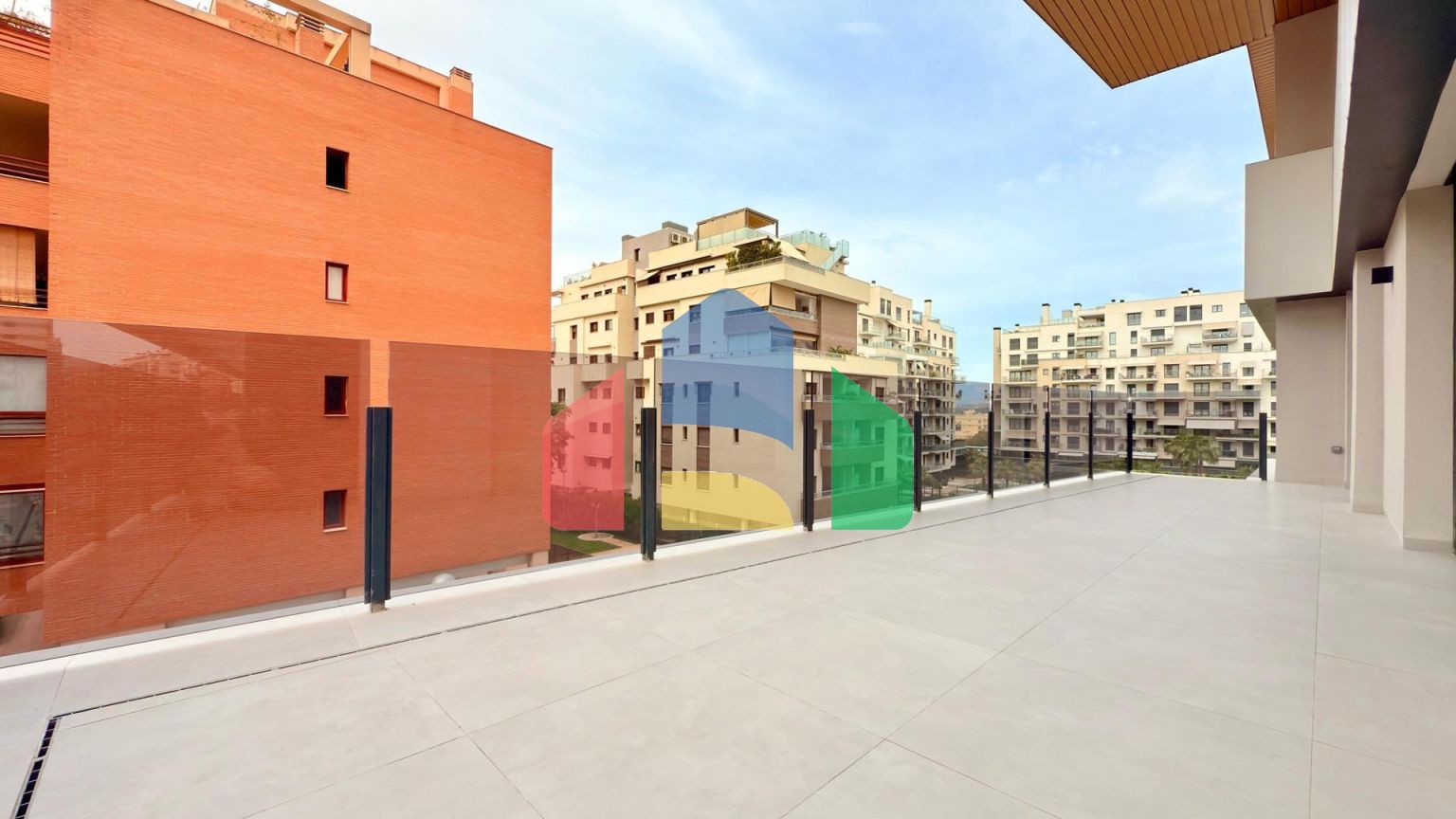 ВЕЛИКОЛЕПНАЯ БОЛЬШАЯ КВАРТИРА В САМОМ СЕРДЦЕ САН ХУАН ПЛАЯ  ️