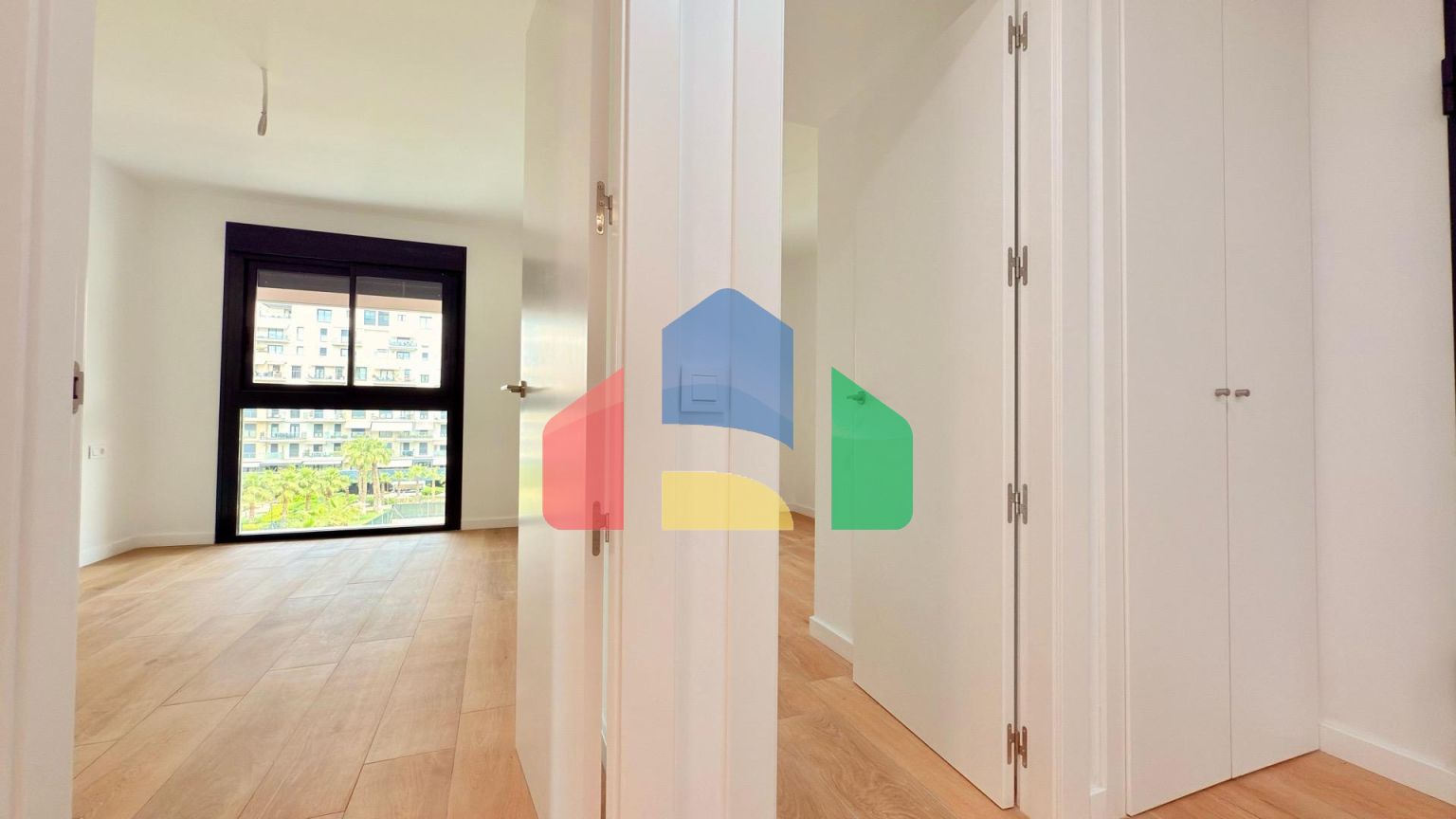 ВЕЛИКОЛЕПНАЯ БОЛЬШАЯ КВАРТИРА В САМОМ СЕРДЦЕ САН ХУАН ПЛАЯ  ️