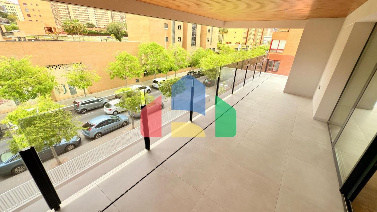 ВЕЛИКОЛЕПНАЯ БОЛЬШАЯ КВАРТИРА В САМОМ СЕРДЦЕ САН ХУАН ПЛАЯ  ️