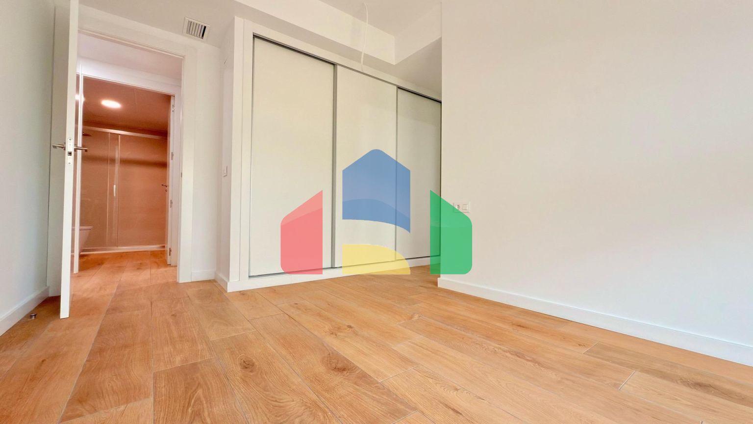 ВЕЛИКОЛЕПНАЯ БОЛЬШАЯ КВАРТИРА В САМОМ СЕРДЦЕ САН ХУАН ПЛАЯ  ️