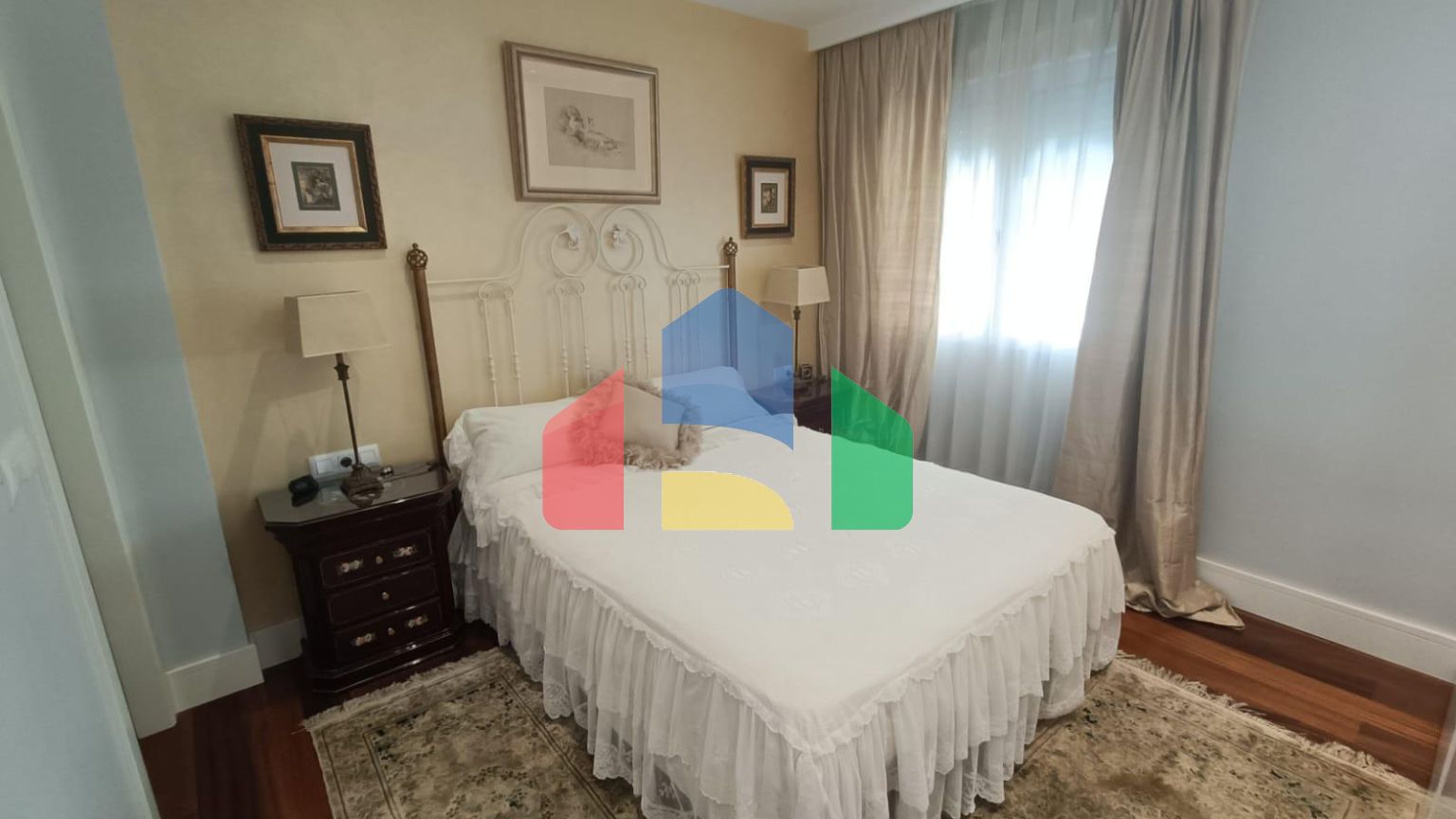 Полностью отремонтированная квартира в самом центре Аликанте в 200 м от Экспланады.