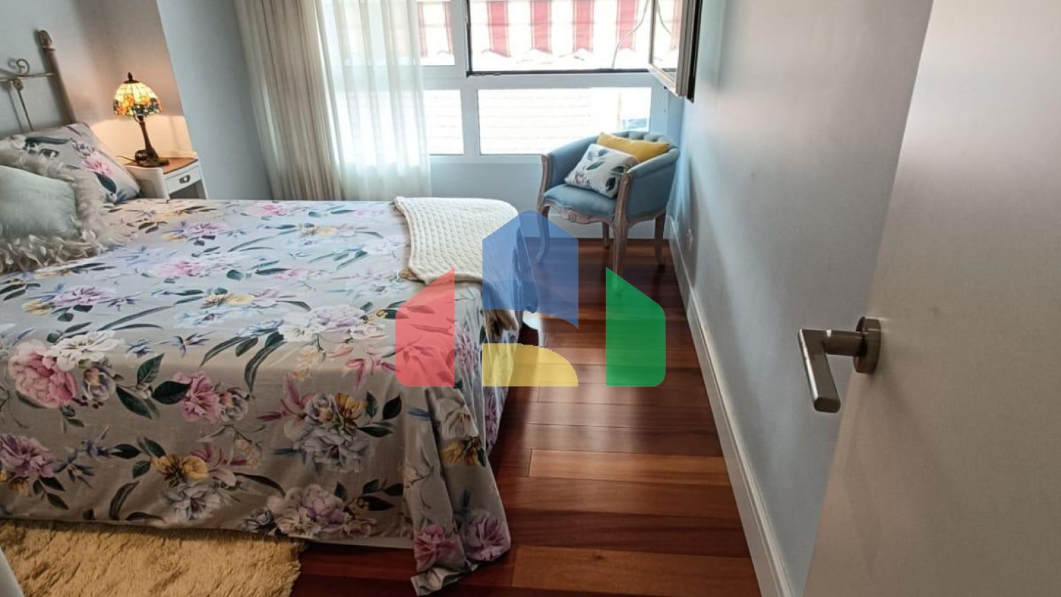 Полностью отремонтированная квартира в самом центре Аликанте в 200 м от Экспланады.