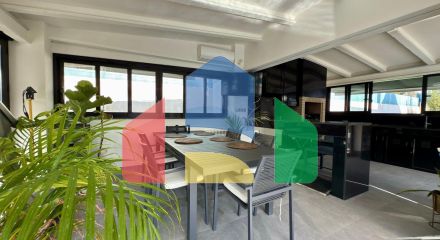 Отдельная вилла с частным бассейном и большим участком Отдельная вилла с частным бассейном и большим участком