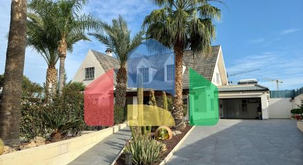 Отдельная вилла с частным бассейном и большим участком Отдельная вилла с частным бассейном и большим участком