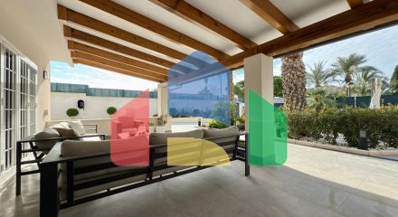 Отдельная вилла с частным бассейном и большим участком Отдельная вилла с частным бассейном и большим участком