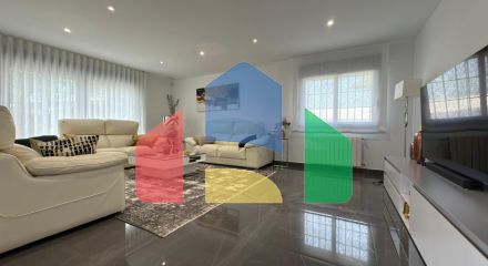 Отдельная вилла с частным бассейном и большим участком Отдельная вилла с частным бассейном и большим участком