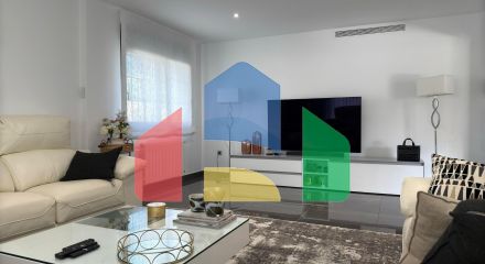 Отдельная вилла с частным бассейном и большим участком Отдельная вилла с частным бассейном и большим участком