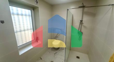 Полностью обновлённая квартира в центре жизни Аликанте — с видом на Plaza de Toros!