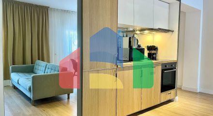 Просторная квартира с видом на сквер в Аликанте — заезжай и живи!