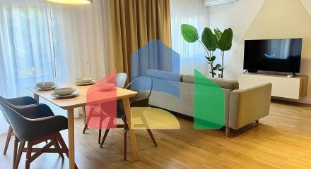 Просторная квартира с видом на сквер в Аликанте — заезжай и живи!