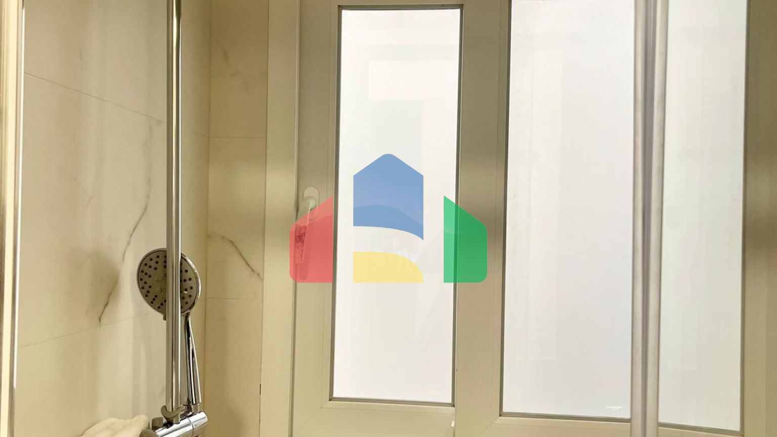 Просторная квартира с видом на сквер в Аликанте — заезжай и живи!