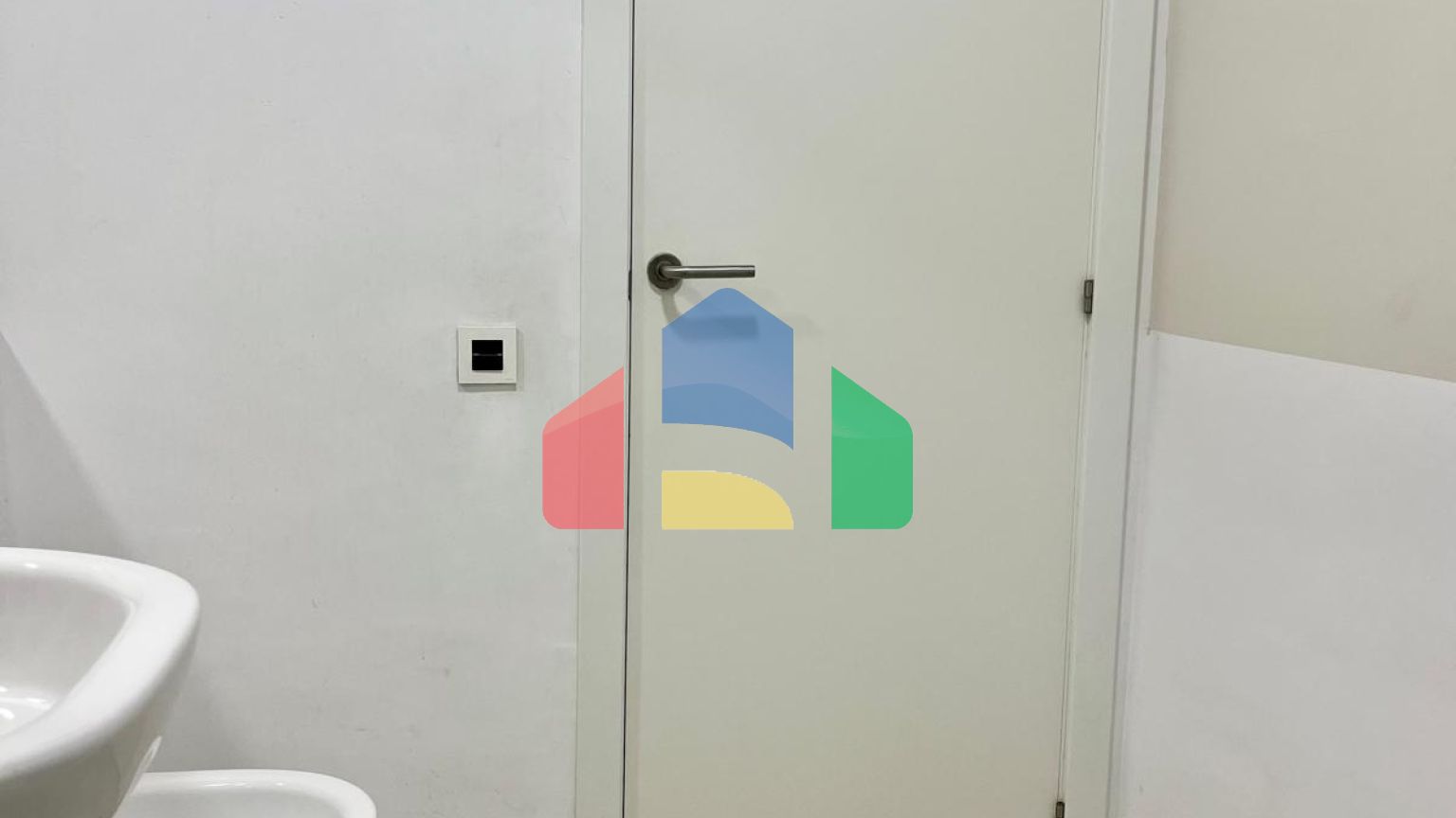 Просторная квартира с видом на сквер в Аликанте — заезжай и живи!