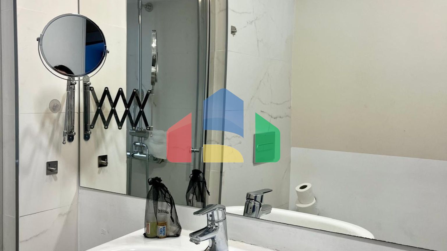 Просторная квартира с видом на сквер в Аликанте — заезжай и живи!