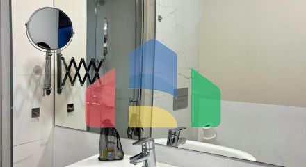 Просторная квартира с видом на сквер в Аликанте — заезжай и живи!