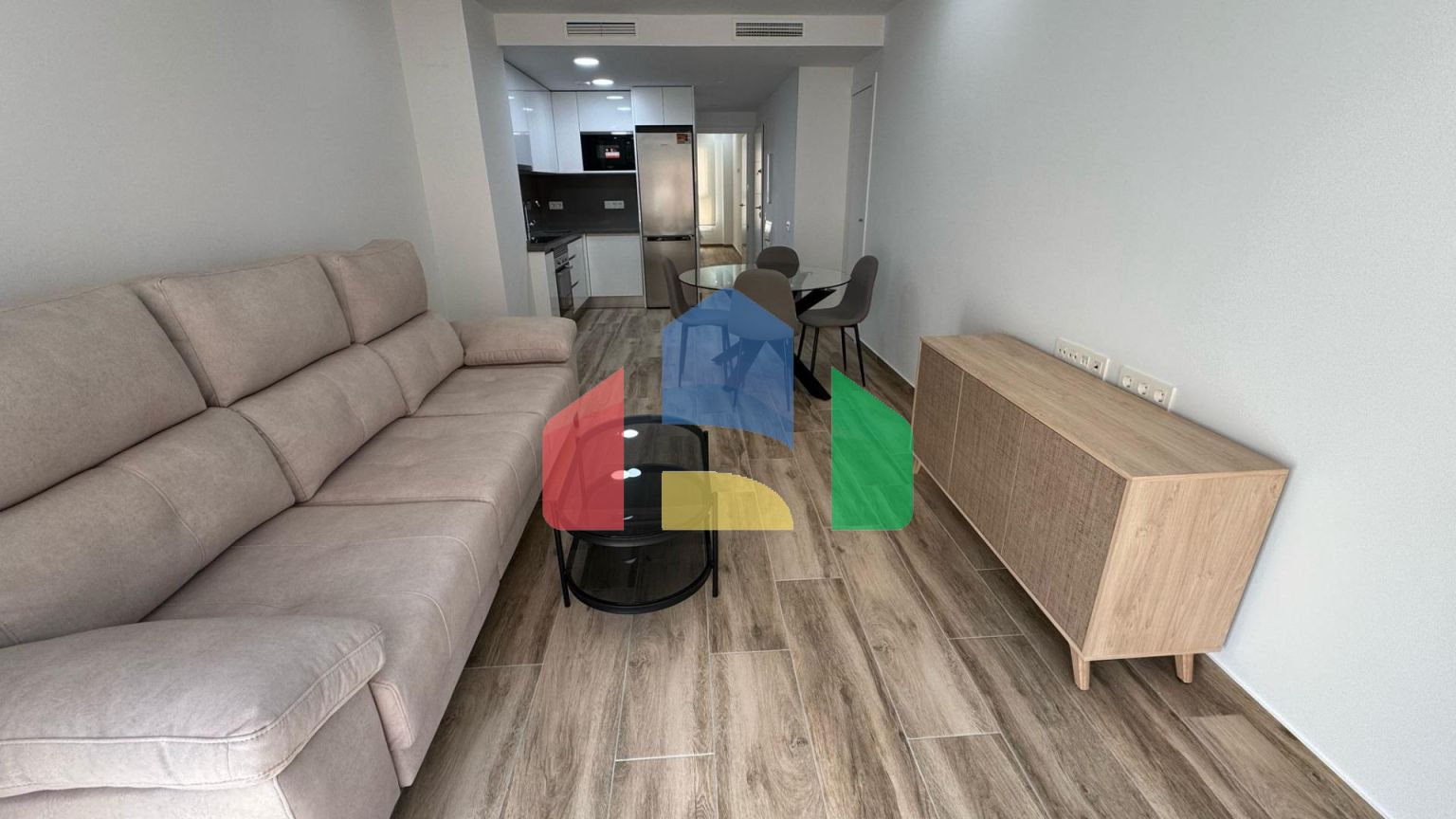 ПЕНТХАУС с тремя спальнями в центре Аликанте