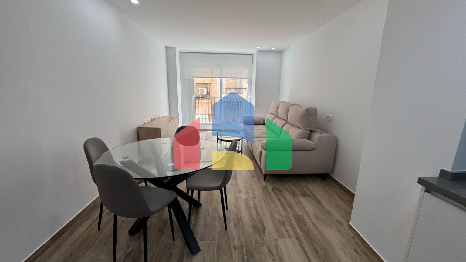 ПЕНТХАУС с тремя спальнями в центре Аликанте