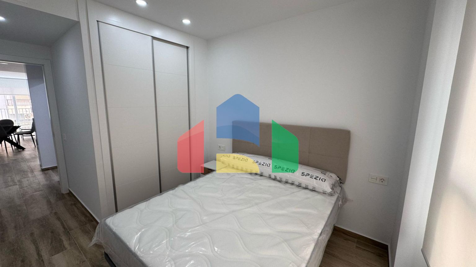 ПЕНТХАУС с тремя спальнями в центре Аликанте