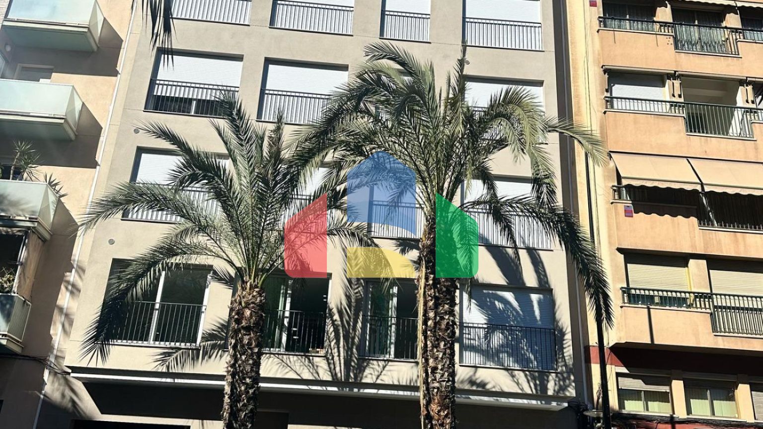 ПЕНТХАУС с тремя спальнями в центре Аликанте