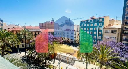 Spacious apartment in the heart of Alicante with stunning views of Santa Barbara Castle