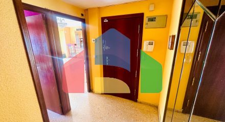 Просторная квартира в самом центре Аликанте с потрясающим видом на замок Санта-Барбара