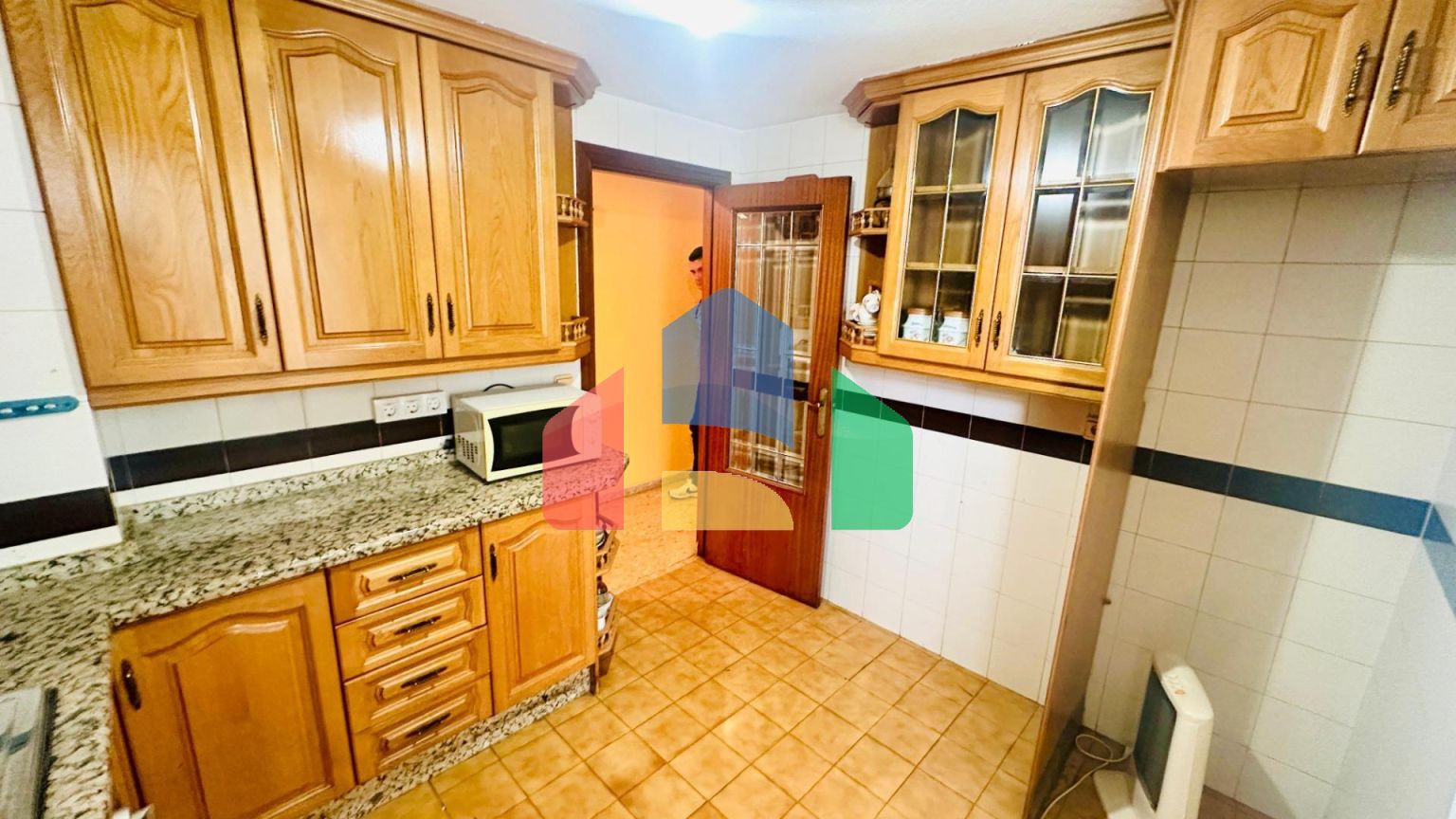 Просторная квартира в самом центре Аликанте с потрясающим видом на замок Санта-Барбара