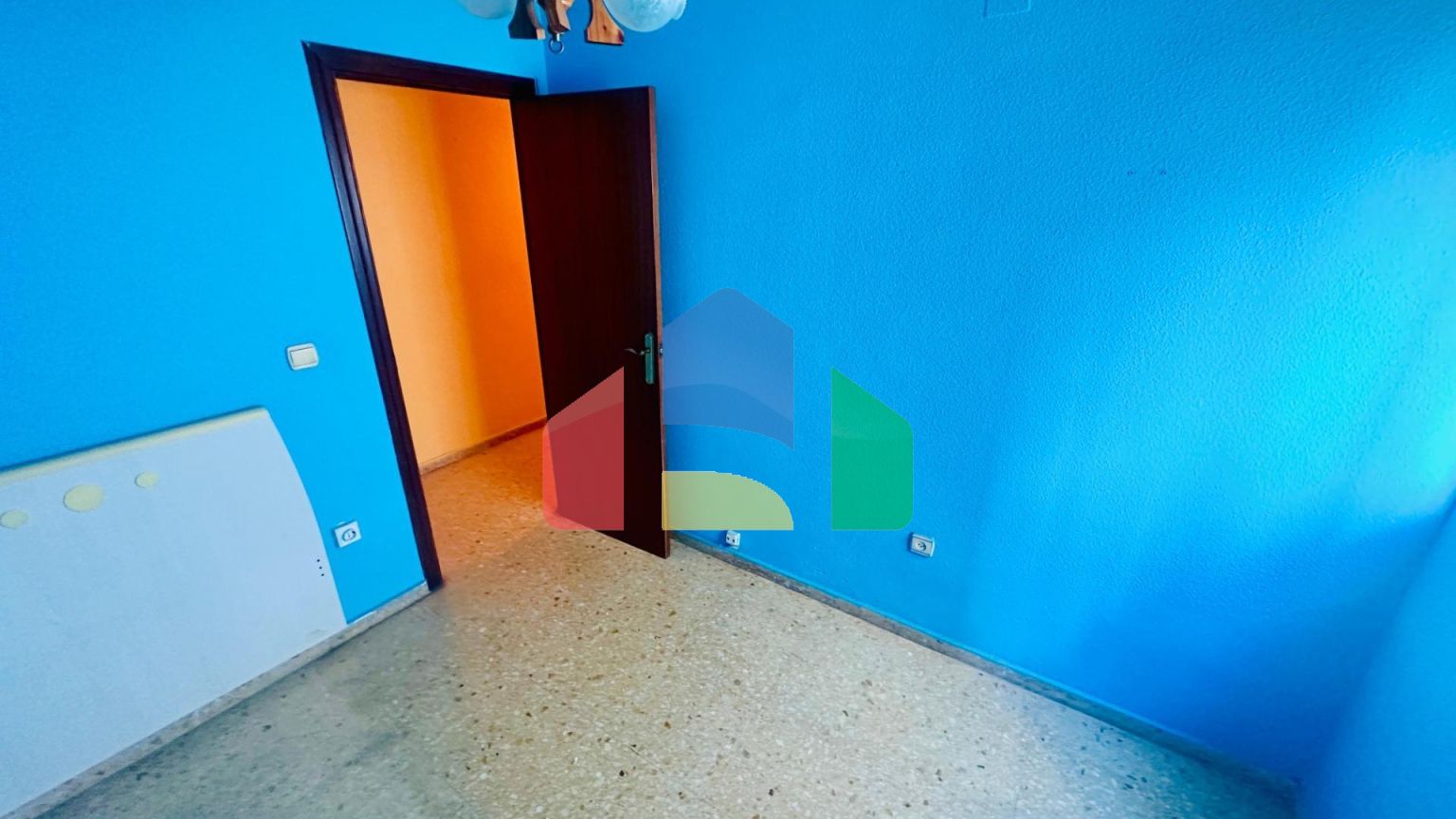 Просторная квартира в самом центре Аликанте с потрясающим видом на замок Санта-Барбара