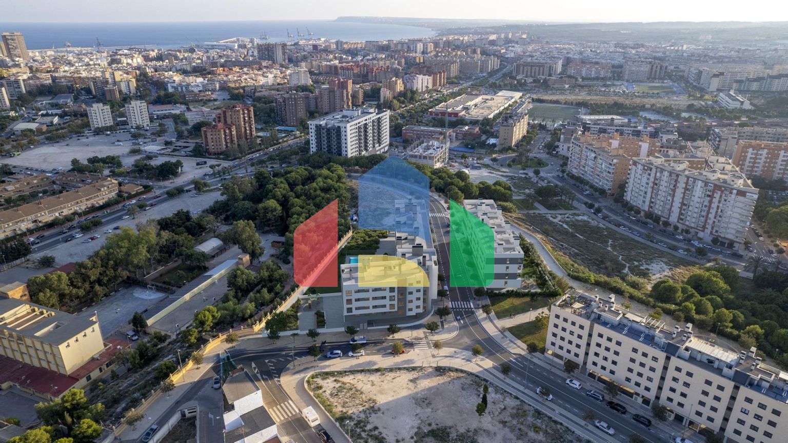 Новый жилой дом в Сан-Агустине, Аликанте, с потрясающим видом на город и море.