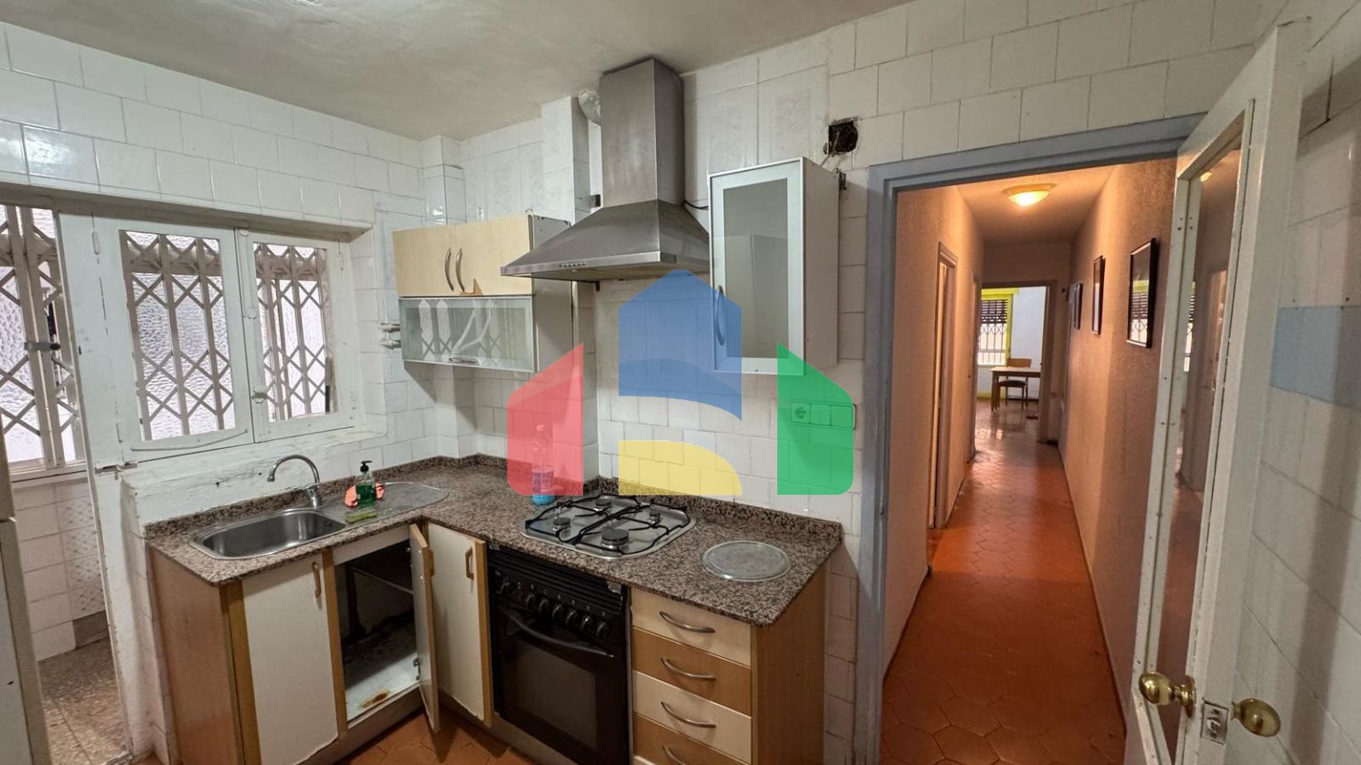 Дом на первом этаже под ремонт идеально подходящий для инвесторов