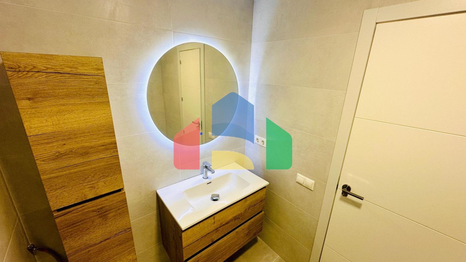 Продается светлая и просторная квартира в Аликанте, район Кампоамор