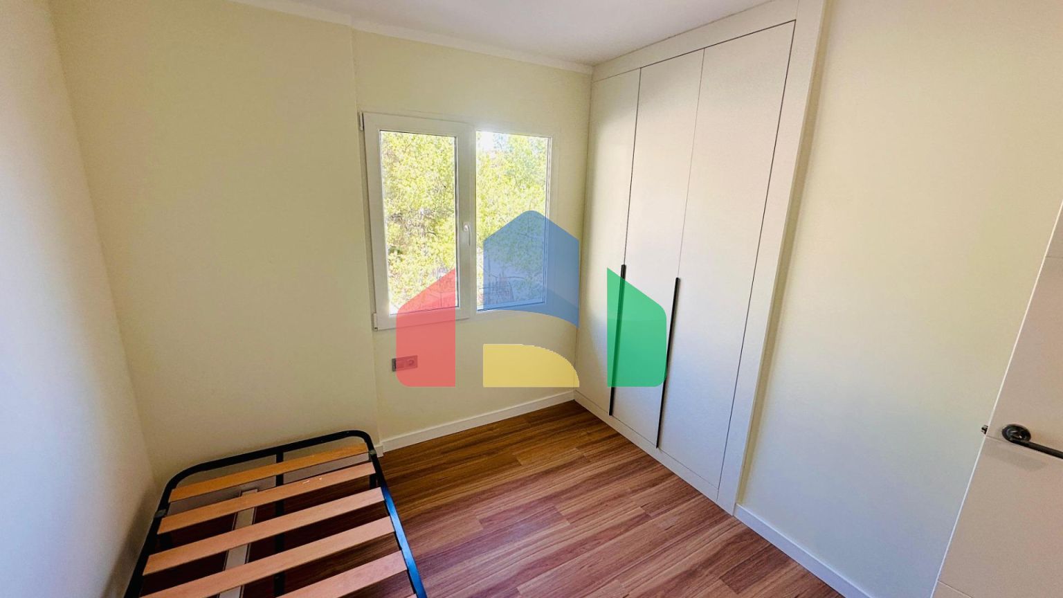 Продается светлая и просторная квартира в Аликанте, район Кампоамор