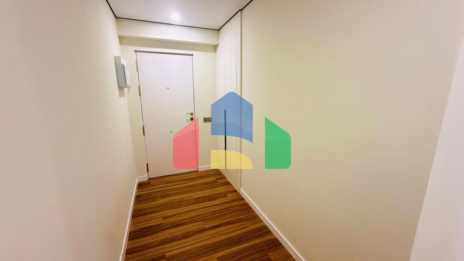 Продается светлая и просторная квартира в Аликанте, район Кампоамор