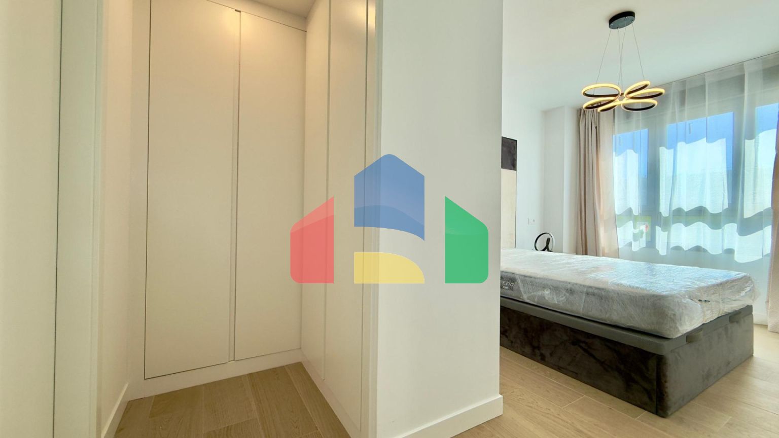 Семейный уют и современный стиль в центре Аликанте